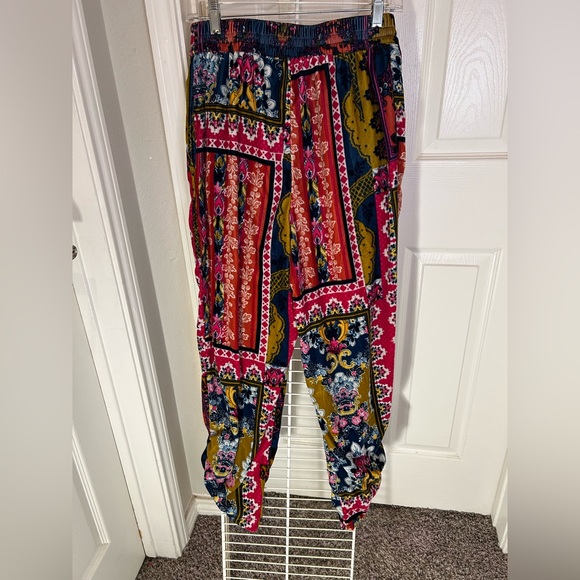 XS, fits like M Anthropologie Velvet Joggers Pants Victorian Patchwork Boho - Picture 6 of 8
